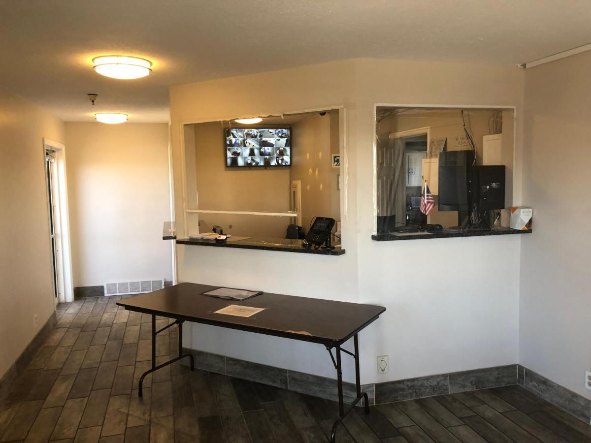 Ameri-Stay Inn & Suites Clearfield Eksteriør billede
